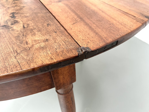 Table demi-lune en noyer massif, circa 1900, vue 31