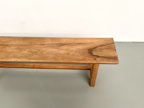 Petit banc en noyer, années 70, vue 4