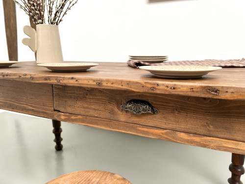 Petite table de ferme en pin aux pieds tournés, vue 13