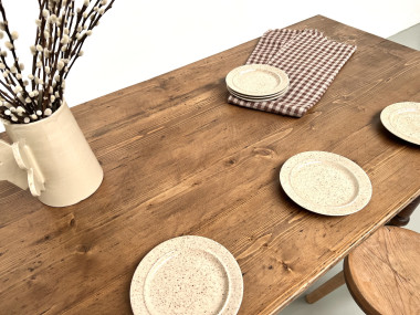 Petite table de ferme en pin aux pieds tournés, vue 29
