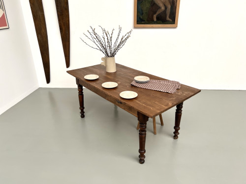 Petite table de ferme en pin aux pieds tournés, vue 40