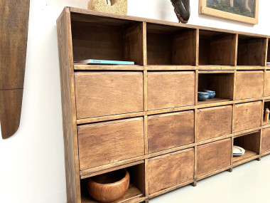 Meuble de métier ancien à 24 casiers, vue 12