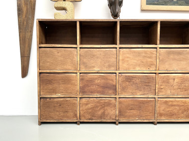 Meuble de métier ancien à 24 casiers, vue 30