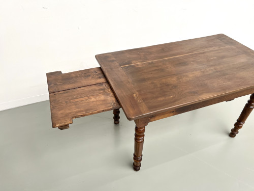 Petite table ancienne en noyer, 1890, vue 2
