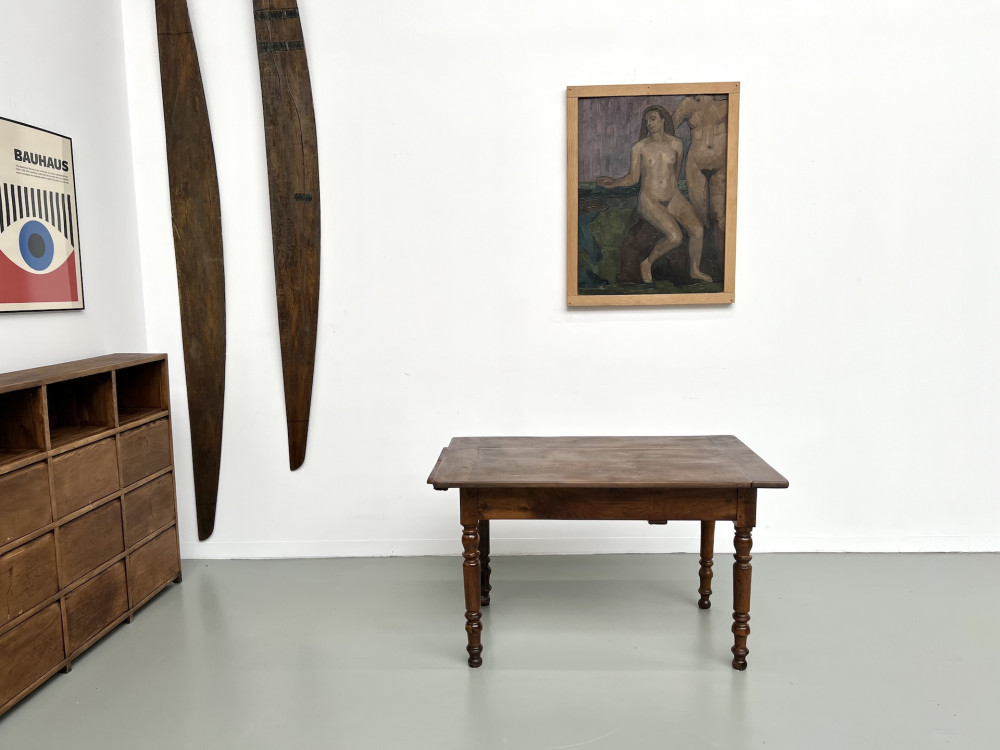 Petite table ancienne en noyer, 1890, vue 1