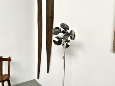 Lampadaire moderniste en métal chromé, vue 6