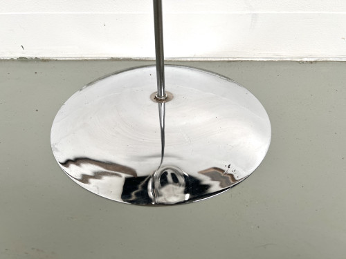 Lampadaire moderniste en métal chromé, vue 10