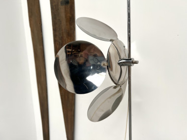 Lampadaire moderniste en métal chromé, vue 14