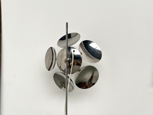 Lampadaire moderniste en métal chromé, vue 15