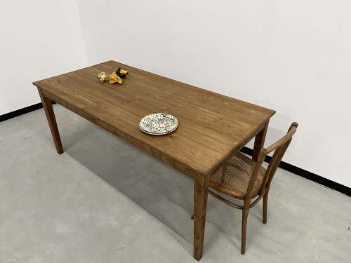 Table de ferme en pin, pieds fuseaux, vue 1