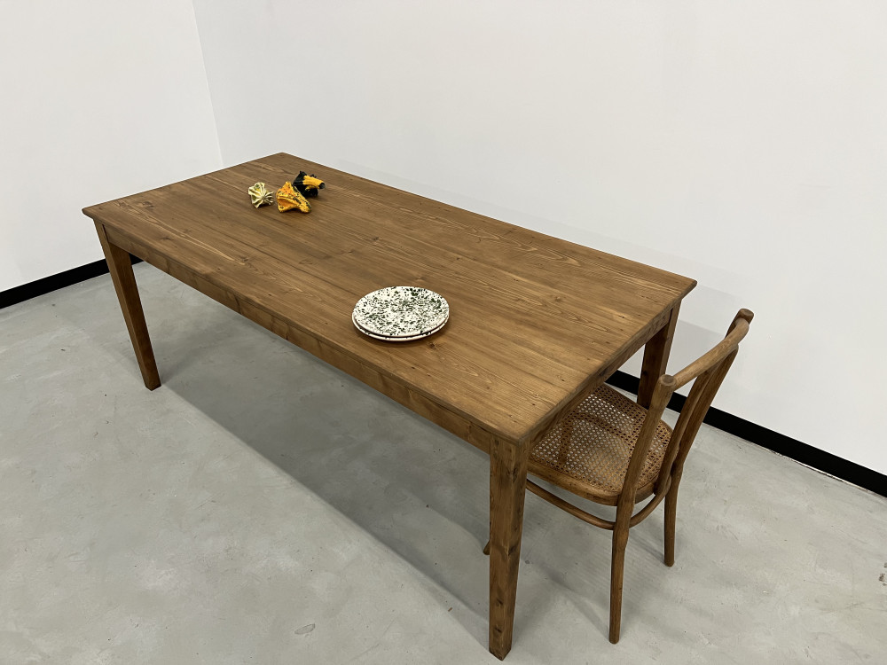 Table de ferme en pin, pieds fuseaux, vue 1