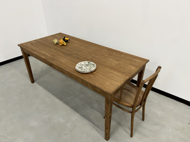 Table de ferme en pin, pieds fuseaux, vue 1