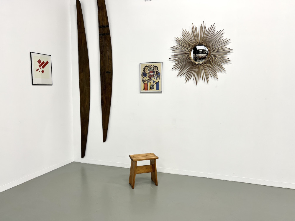 Tabouret en pin massif, DLG Charlotte Perriand, vue 1