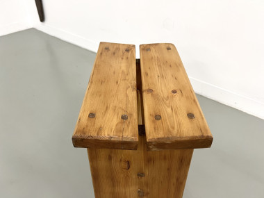 Tabouret en pin massif, DLG Charlotte Perriand, vue 10