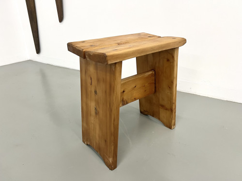 Tabouret en pin massif, DLG Charlotte Perriand, vue 11