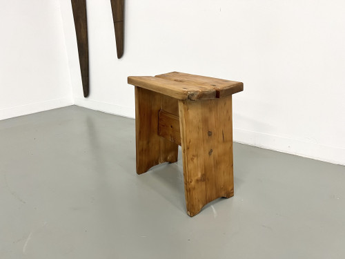 Tabouret en pin massif, DLG Charlotte Perriand, vue 15