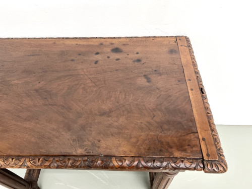 Petite table à écrire en chêne sculpté, XIXe siècle, vue 6