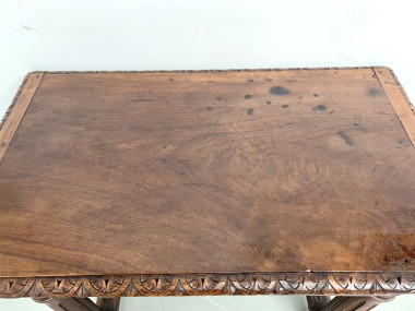 Petite table à écrire en chêne sculpté, XIXe siècle, vue 7