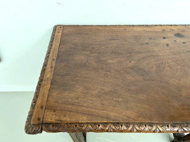 Petite table à écrire en chêne sculpté, XIXe siècle, vue 8