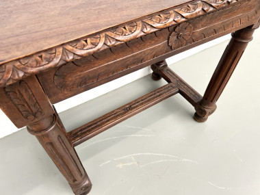 Petite table à écrire en chêne sculpté, XIXe siècle, vue 13