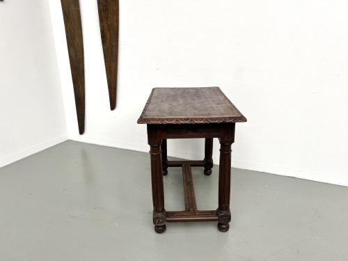Petite table à écrire en chêne sculpté, XIXe siècle, vue 16