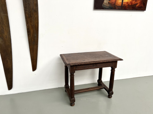 Petite table à écrire en chêne sculpté, XIXe siècle, vue 20