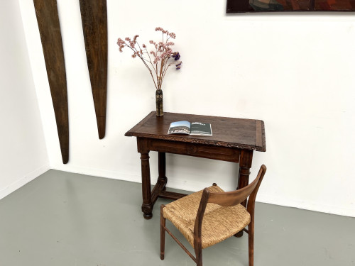Petite table à écrire en chêne sculpté, XIXe siècle, vue 22