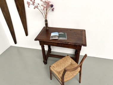 Petite table à écrire en chêne sculpté, XIXe siècle, vue 23