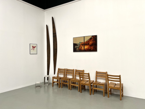 Série de 6 chaises en orme "Les Arcs", vue 4