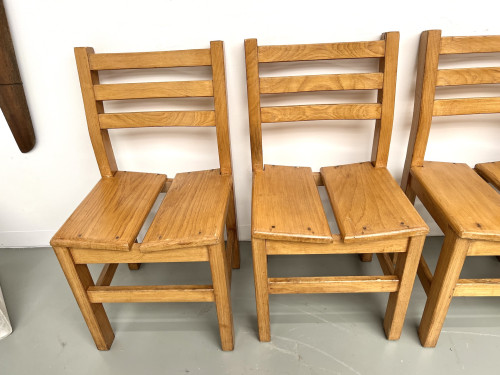Série de 6 chaises en orme "Les Arcs", vue 13