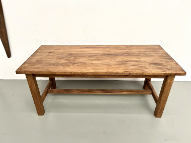 Table moderniste en pin massif – Années 70, vue 4