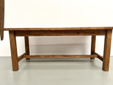 Table moderniste en pin massif – Années 70, vue 6