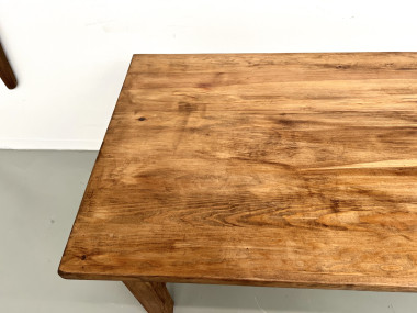 Table moderniste en pin massif – Années 70, vue 7