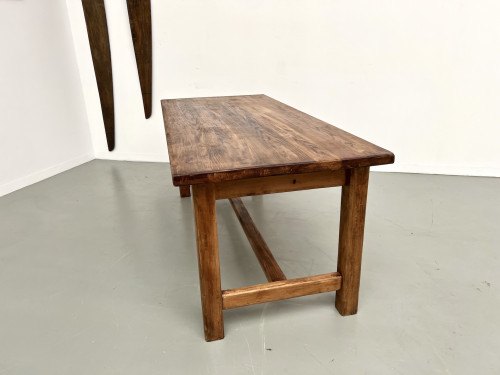 Table moderniste en pin massif – Années 70, vue 24