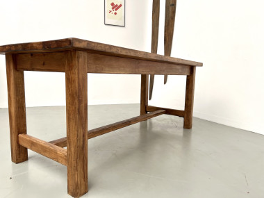 Table moderniste en pin massif – Années 70, vue 25