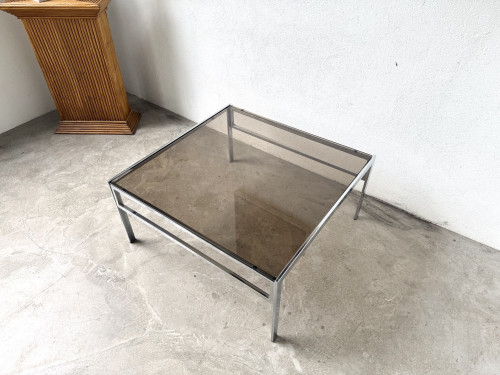 Table basse moderniste en chrome et verre fumé, vers 1970., vue 4