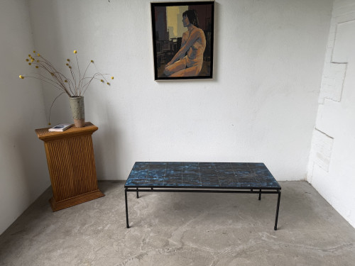 Table basse en métal et céramique signée J. Belarti, circa 1970, vue 2