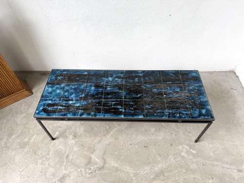 Table basse en métal et céramique signée J. Belarti, circa 1970, vue 5