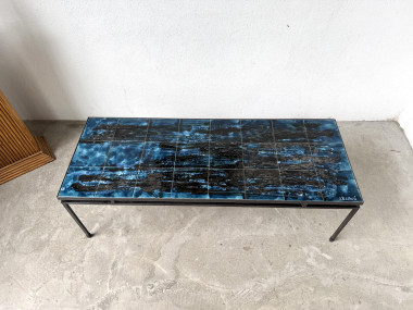 Table basse en métal et céramique signée J. Belarti, circa 1970, vue 5