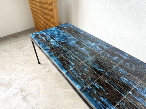 Table basse en métal et céramique signée J. Belarti, circa 1970, vue 11