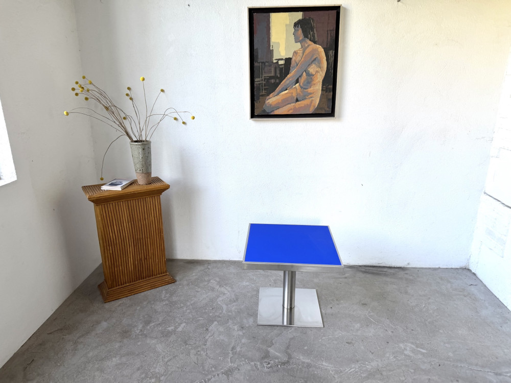 Table basse moderniste circa 1970, vue 1