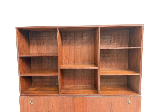 Enfilade bibliothèque en teck et laiton, vue 9