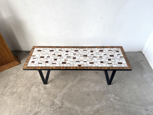 Table basse moderniste en céramique émaillée, circa 1960, vue 3