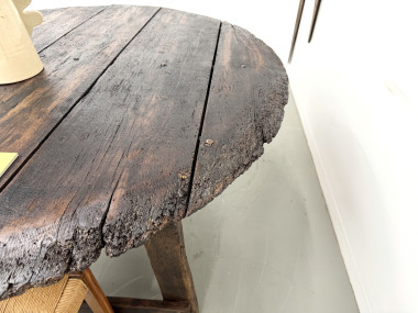 Table ronde art populaire en chêne, circa 1880, vue 13