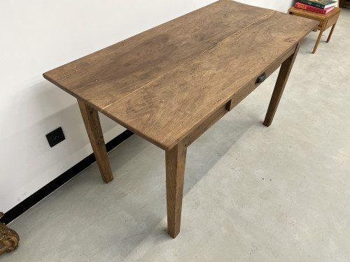 Petite table de ferme ancienne en noyer, vue 5