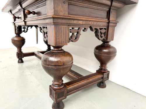 Bureau néo-Renaissance en chêne massif, circa 1900, vue 11