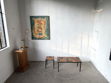 Duo de tables basses en céramique émaillée, vue 1