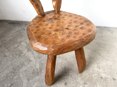 Petite chaise sculptée à la gouge, vue 5