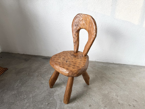 Petite chaise sculptée à la gouge, vue 7
