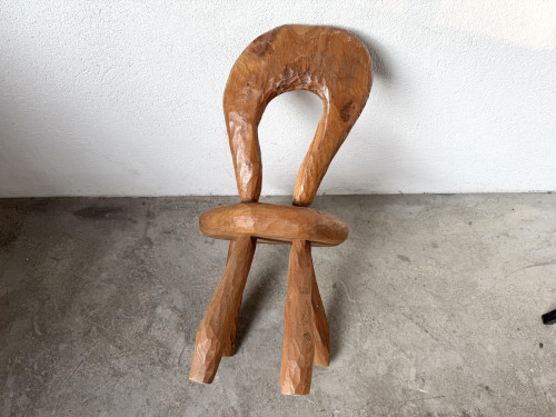 Petite chaise sculptée à la gouge, vue 10